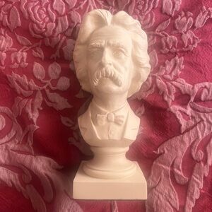 Mark Twain bust sculpture—Mark Twain House Museum